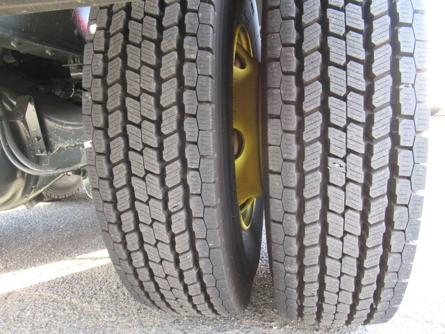 UDトラックスクオン道路作業車大型（10t）[写真39]