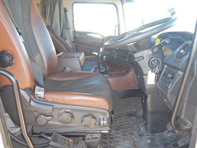 日野プロフィアアルミブロック大型（10t）[写真20]