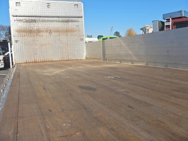 日野プロフィアアルミブロック大型（10t）[写真38]