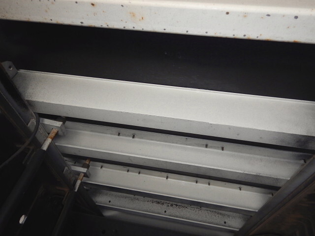 UDトラックスクオンアルミウイング大型（10t）[写真11]