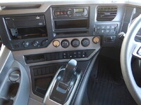 UDトラックスクオンアルミウイング大型（10t）[写真22]