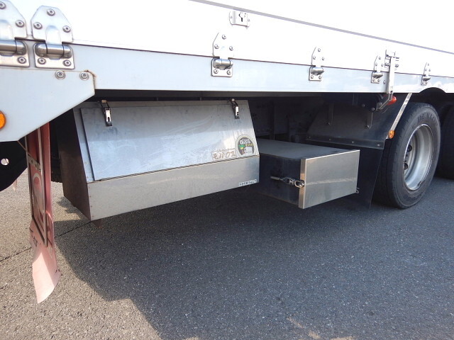 UDトラックスクオンアルミウイング大型（10t）[写真30]