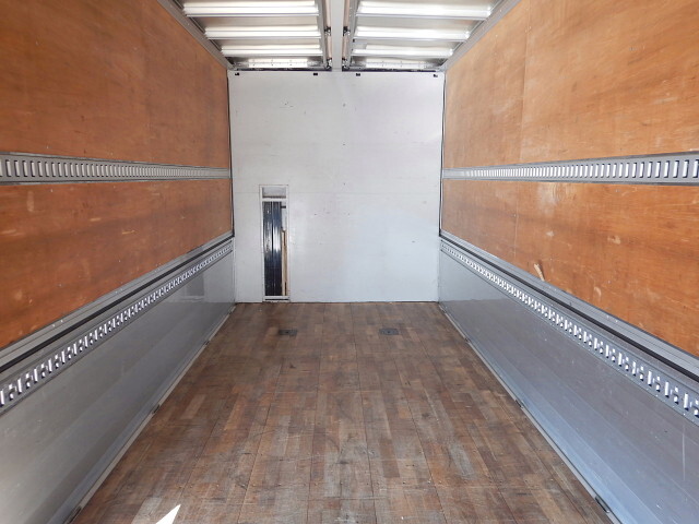 UDトラックスクオンアルミウイング大型（10t）[写真34]