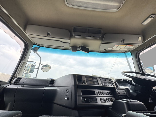 日野プロフィア冷凍車（冷蔵車）大型（10t）[写真11]