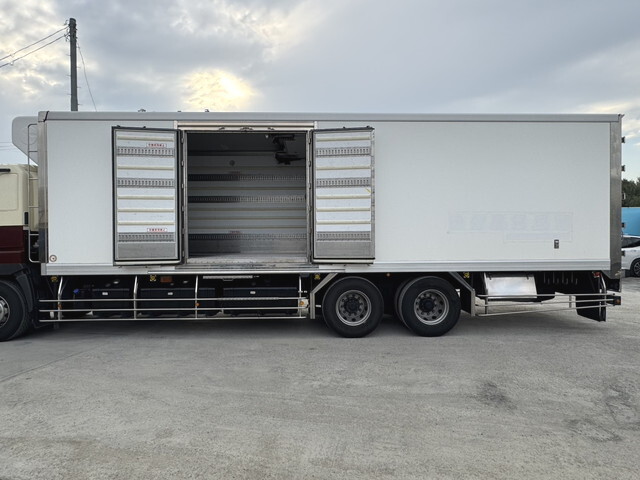 日野プロフィア冷凍車（冷蔵車）大型（10t）[写真21]