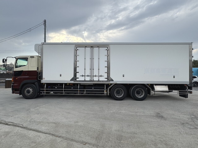 日野プロフィア冷凍車（冷蔵車）大型（10t）[写真06]