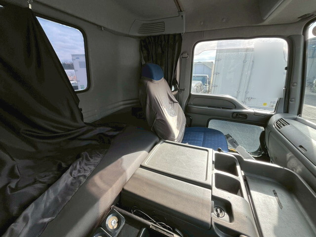 いすゞギガダンプ大型（10t）[写真21]