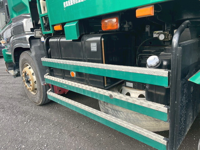 いすゞギガダンプ大型（10t）[写真35]