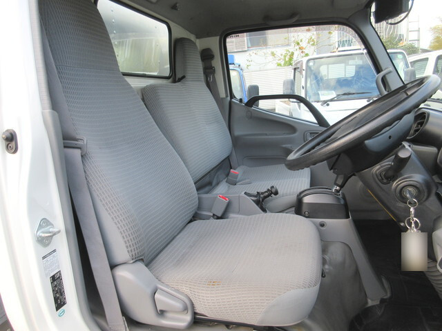 日野デュトロアルミバン小型（2t・3t）[写真10]