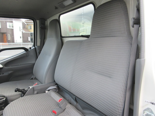 日野デュトロアルミバン小型（2t・3t）[写真19]