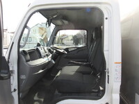 三菱ふそうキャンターアルミバン小型（2t・3t）[写真18]