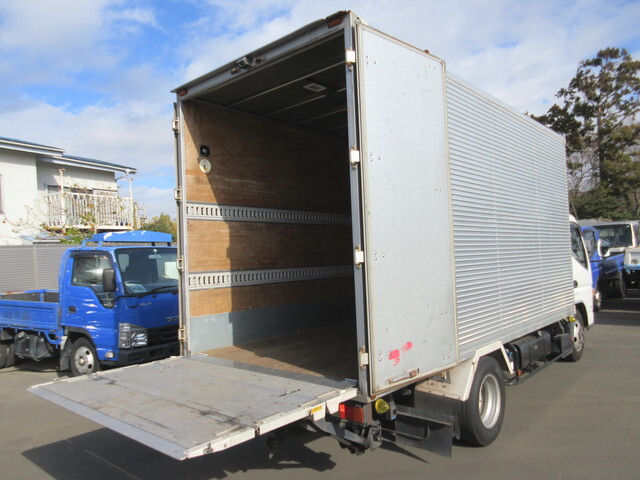 三菱ふそうキャンターアルミバン小型（2t・3t）[写真32]