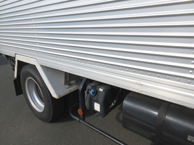 三菱ふそうキャンターアルミバン小型（2t・3t）[写真34]