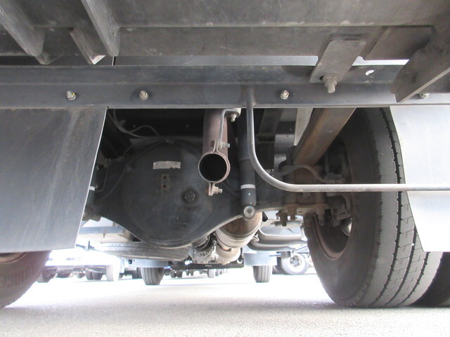 三菱ふそうキャンターアルミバン小型（2t・3t）[写真07]