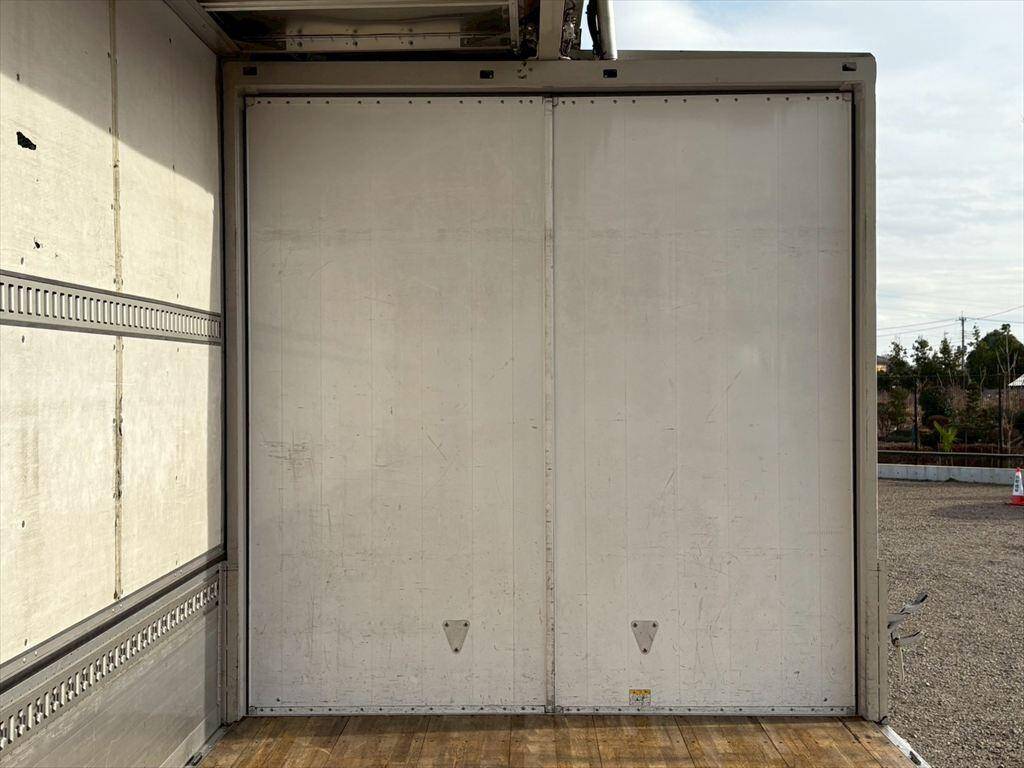 三菱ふそうファイターアルミウイング中型（4t）[写真12]