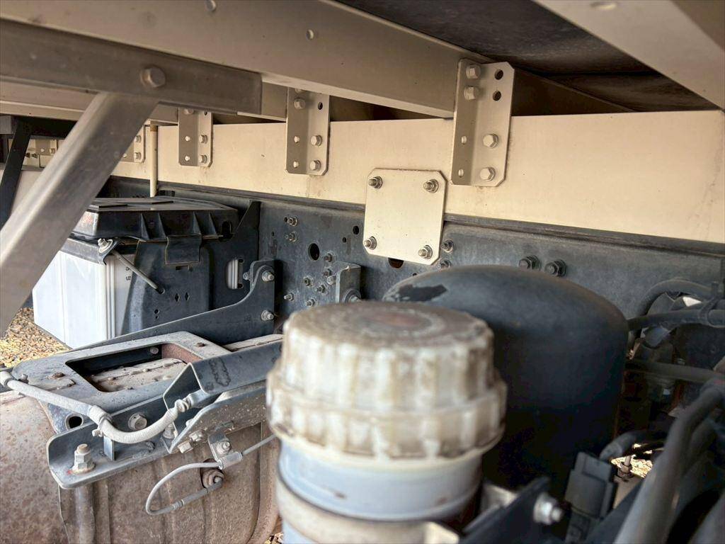 三菱ふそうファイターアルミウイング中型（4t）[写真15]