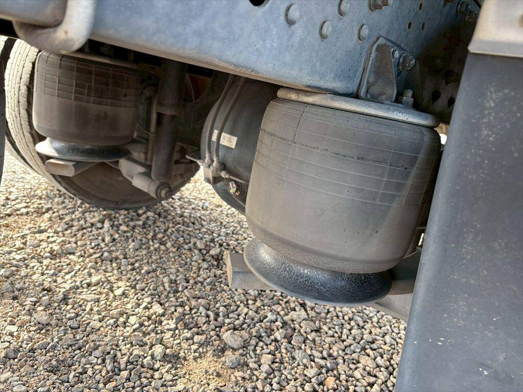 三菱ふそうファイターアルミウイング中型（4t）[写真16]