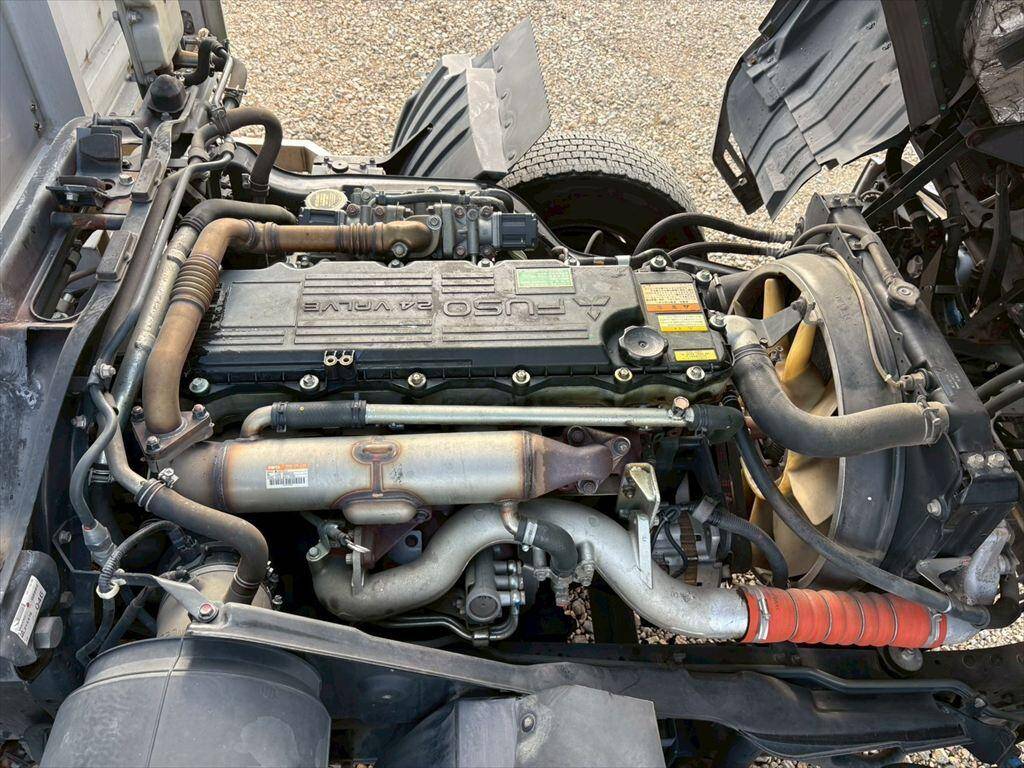 三菱ふそうファイターアルミウイング中型（4t）[写真18]