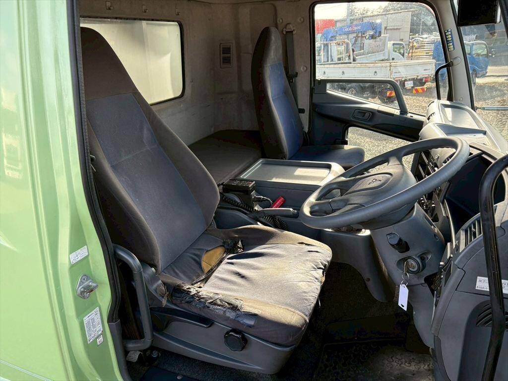 三菱ふそうファイターアルミウイング中型（4t）[写真20]