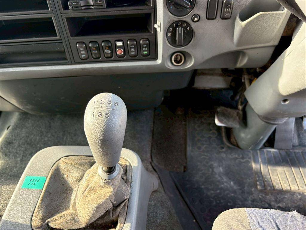 三菱ふそうファイターアルミウイング中型（4t）[写真22]