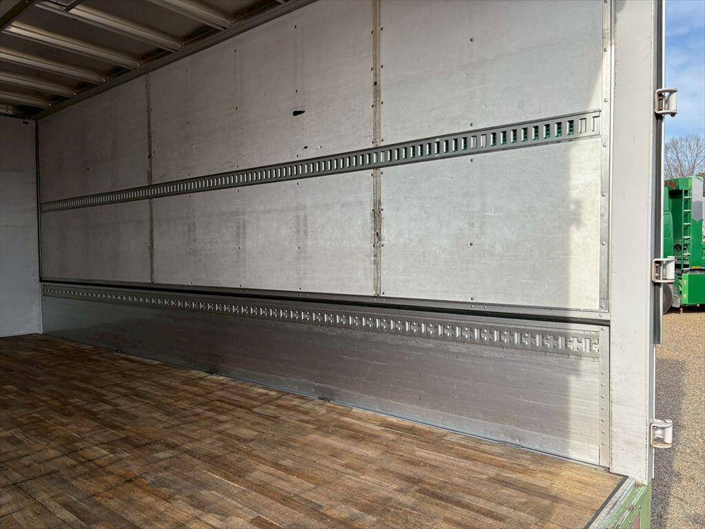 三菱ふそうファイターアルミウイング中型（4t）[写真09]