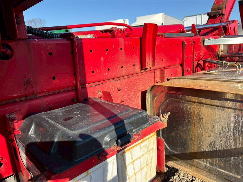 日野レンジャーコンテナ専用車増トン（6t・8t）[写真12]