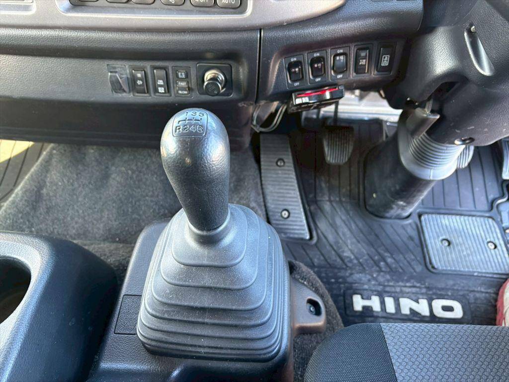 日野レンジャーコンテナ専用車増トン（6t・8t）[写真20]