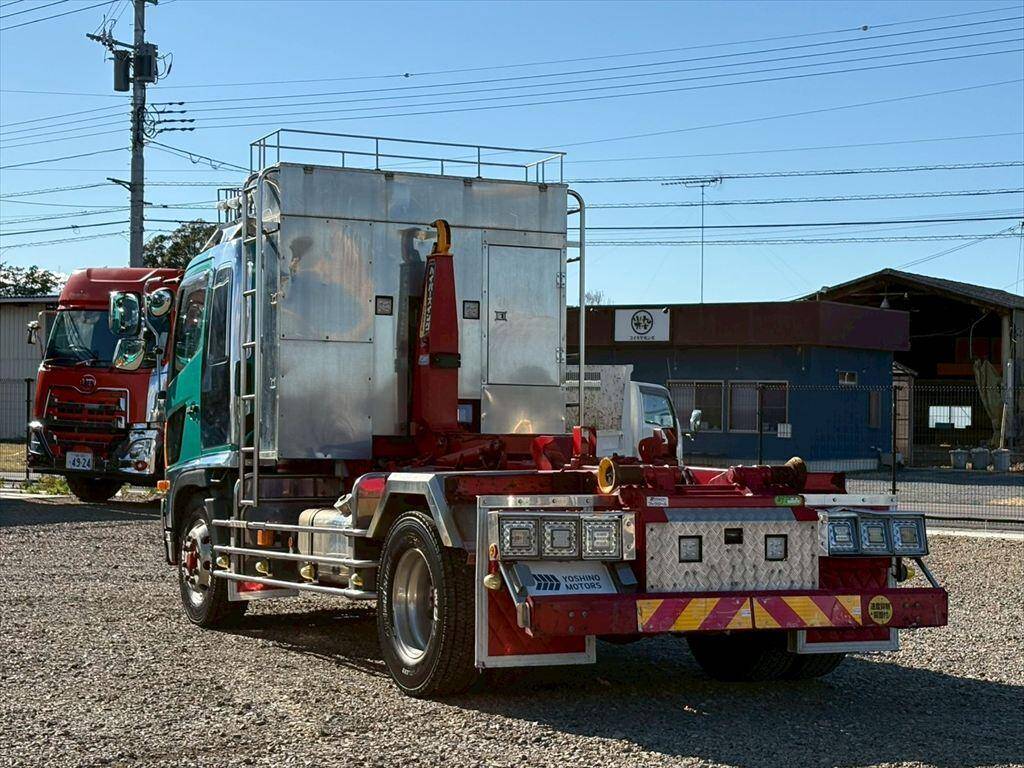 日野レンジャーコンテナ専用車増トン（6t・8t）[写真03]