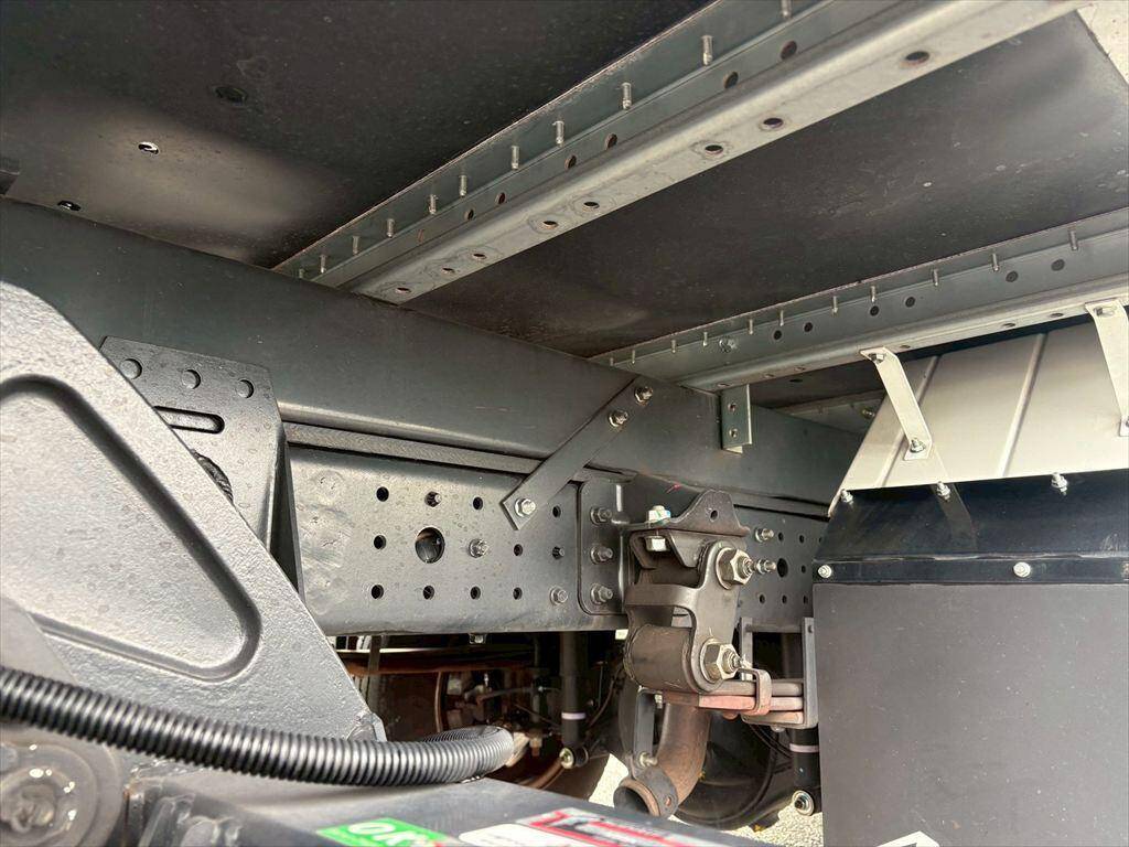 三菱ふそうキャンターアルミバン小型（2t・3t）[写真15]