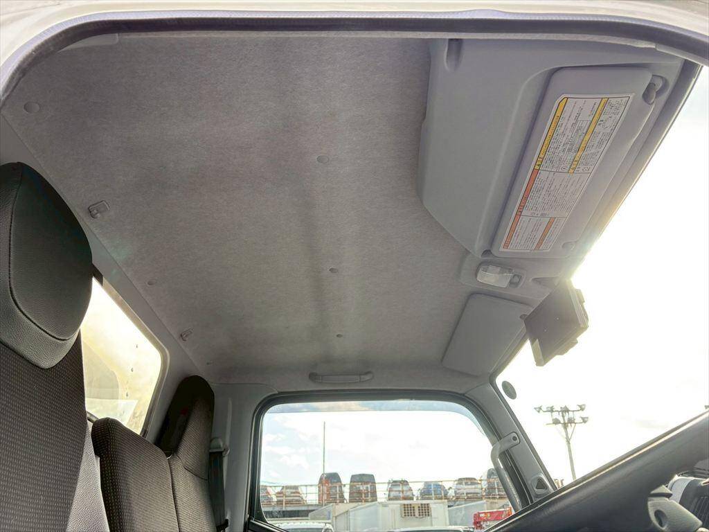 三菱ふそうキャンターアルミバン小型（2t・3t）[写真23]