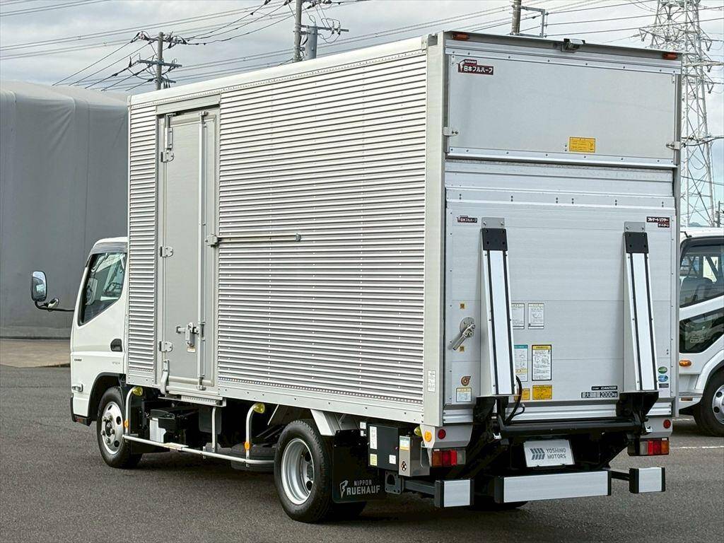 三菱ふそうキャンターアルミバン小型（2t・3t）[写真03]