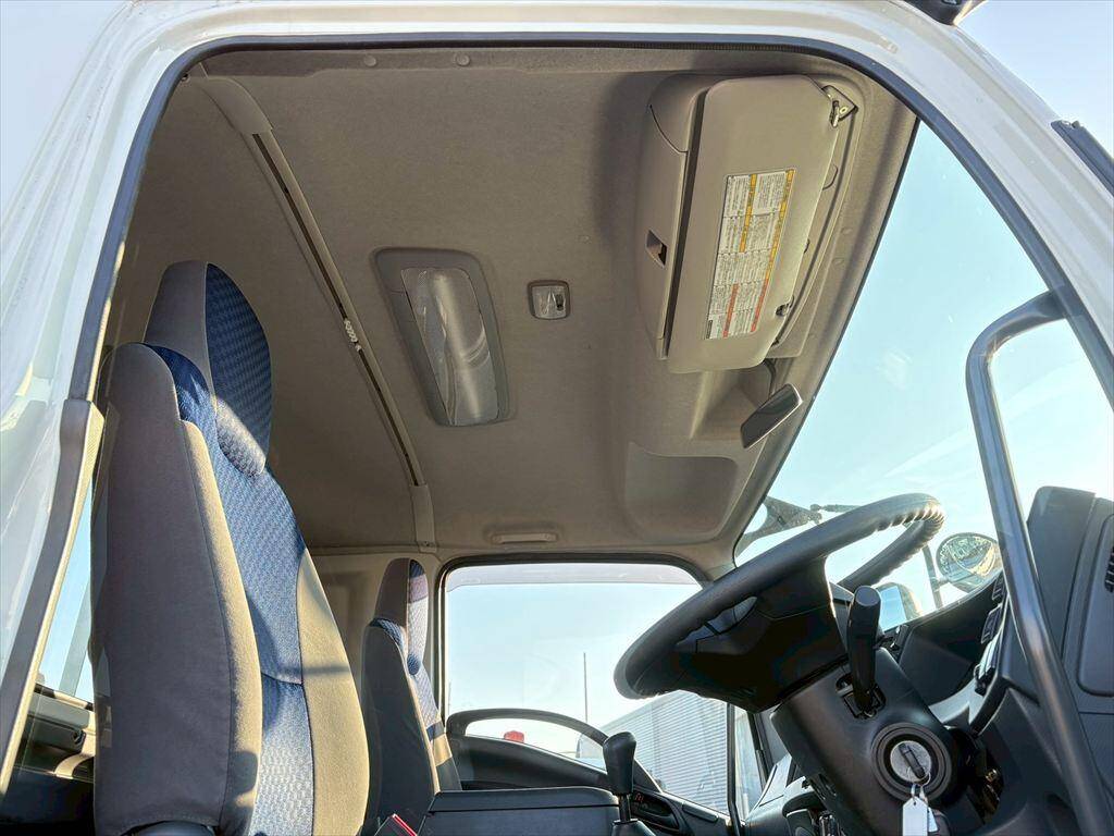 いすゞフォワード平ボディ中型（4t）[写真22]