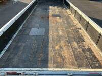 いすゞフォワード平ボディ中型（4t）[写真09]