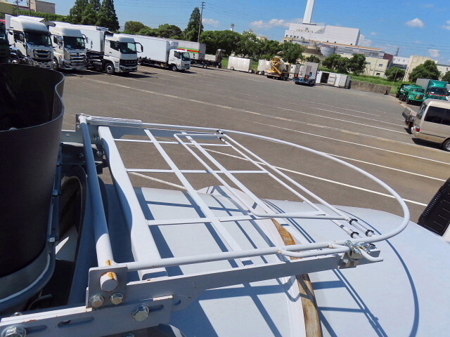 三菱ふそうファイターミキサー車（コンクリートミキサー）中型（4t）[写真26]