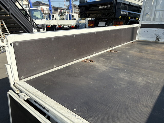 日野デュトロ平ボディ小型（2t・3t）[写真10]