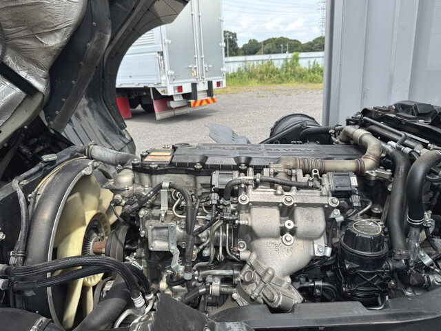 三菱ふそうファイターアルミウイング中型（4t）[写真28]