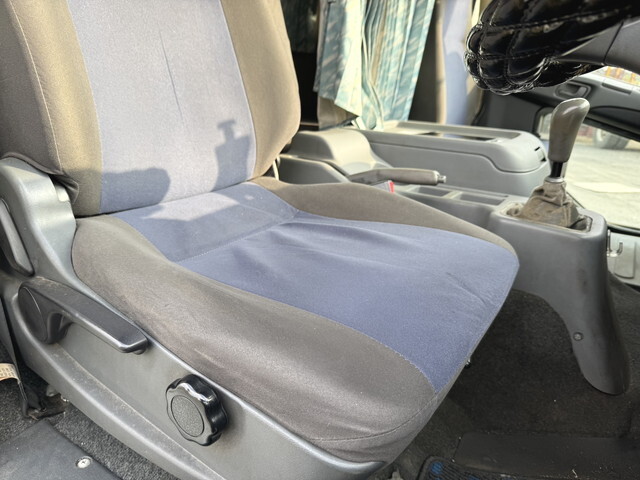 三菱ふそうファイターアルミウイング中型（4t）[写真34]