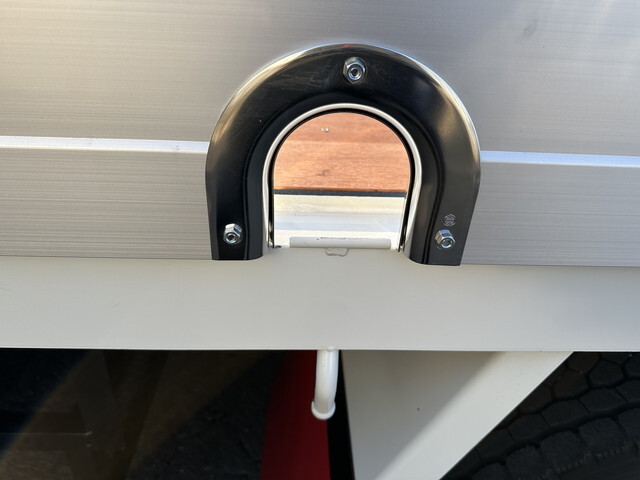 三菱ふそうファイターセルフクレーン3段増トン（6t・8t）[写真15]