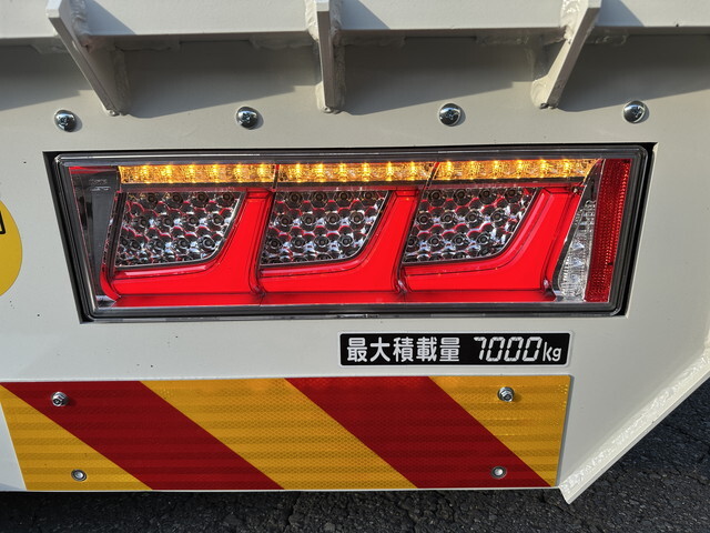 三菱ふそうファイターセルフクレーン3段増トン（6t・8t）[写真17]