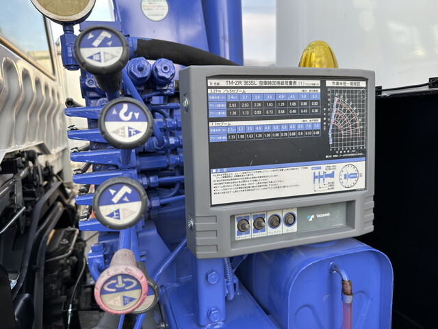 三菱ふそうファイターセルフクレーン3段増トン（6t・8t）[写真28]