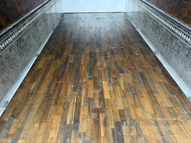 日野レンジャーアルミウイング中型（4t）[写真11]