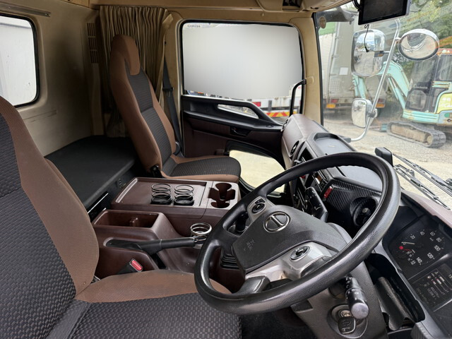 日野レンジャーアルミウイング中型（4t）[写真34]