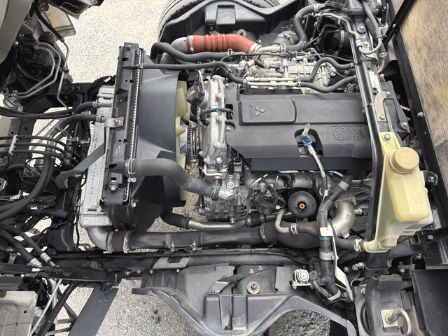 三菱ふそうキャンター平ボディ小型（2t・3t）[写真11]