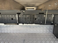 三菱ふそうキャンター平ボディ小型（2t・3t）[写真18]