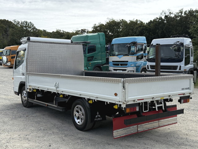 三菱ふそうキャンター平ボディ小型（2t・3t）[写真02]