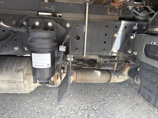 三菱ふそうキャンター平ボディ小型（2t・3t）[写真25]