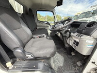 三菱ふそうキャンター平ボディ小型（2t・3t）[写真29]