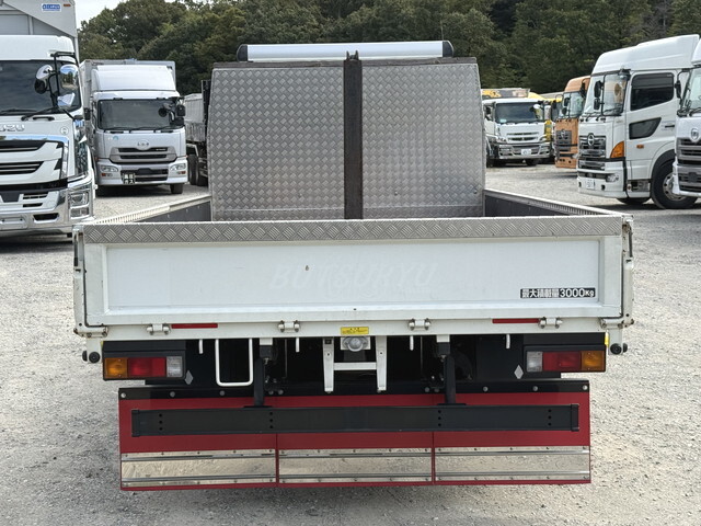 三菱ふそうキャンター平ボディ小型（2t・3t）[写真05]