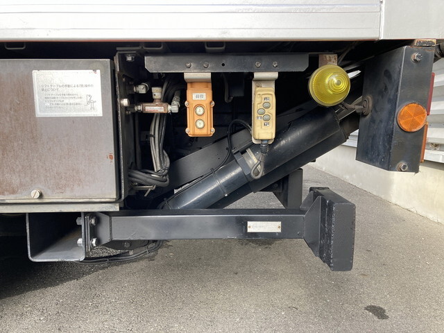 いすゞエルフアルミバン小型（2t・3t）[写真10]