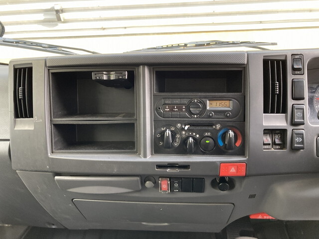 いすゞエルフアルミバン小型（2t・3t）[写真17]